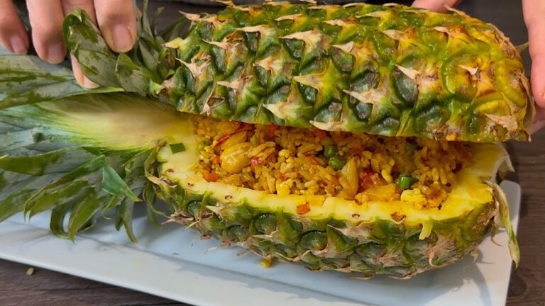 Pineapple Fried Rice — 鳳梨炒飯